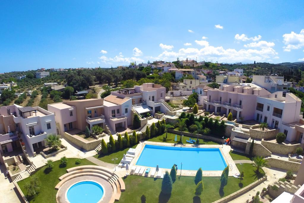 Loutra Resort Exterior foto